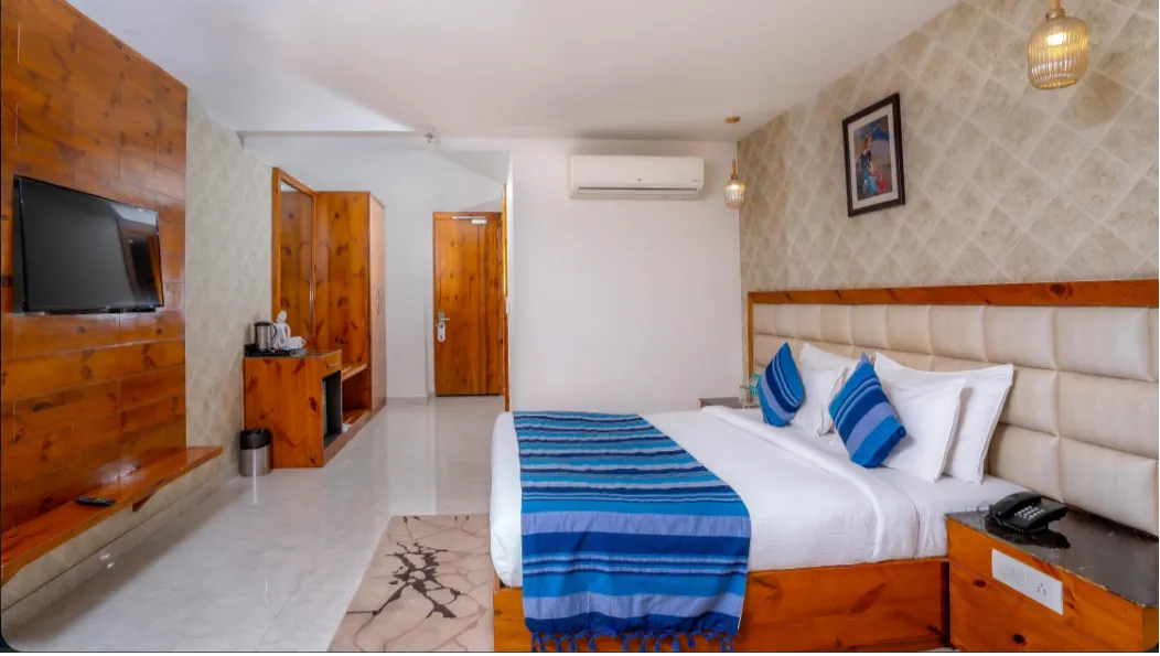 Deluxe Room with Private Balcony